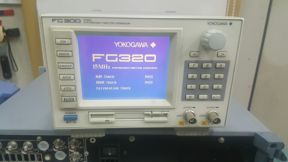 20Vpp 출력 가능 중고함수발생기, 2채널,  YOKOGAWA FG300판매, 렌탈